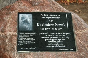 kamien z tablicą na cmentarzu Górczyńskim - Kazimierz Nowak