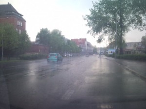 Zalane deszczem ulice miasta - 2010.05.22