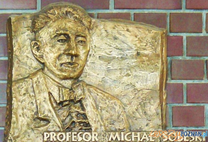 Michał_Sobeski_Poznan tablica pamiątkowa na UAM