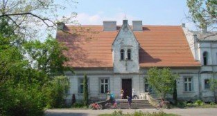 Dworek w Zaniemyślu, w którym urodził się Ryszard Berwiński Foto: http://www.theresemichalski.republika.pl