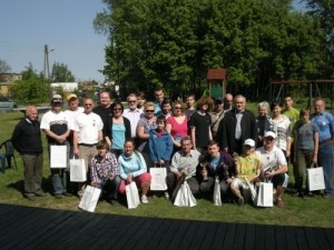 Pamiątkowe zdjęcie uczestników turnieju z burmistrzem miasta Foto: M.Kalinowska