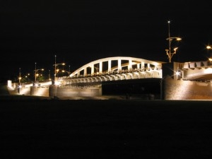 Iluminacja mostu Świętego Rocha Foto: ZDM Poznań