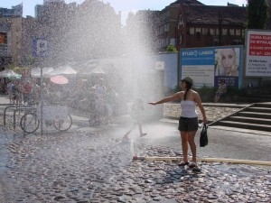 Kurtyny wodne - doskonała ochłoda! Foto: lepszyPOZNANA.pl / ag