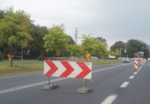 Zamknięty lewoskręt z ulicy O. Żelazka na Drogę Dębińską Foto: lepszyPOZNAN.pl / gsm