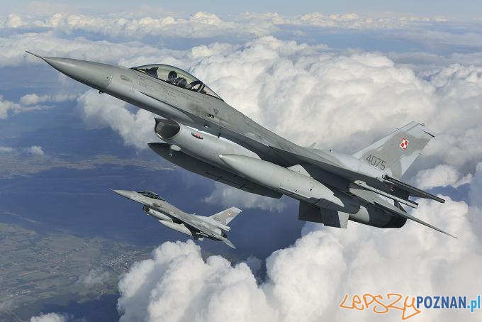 F-16C Fighting Falcon Foto: Copyright(C)2011 Katsuhiko TOKUNAGA/DACT,INC.         
