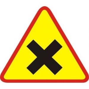 Znak skrzyżowanie równorzędne Foto: Znak skrzyżowanie równorzędne