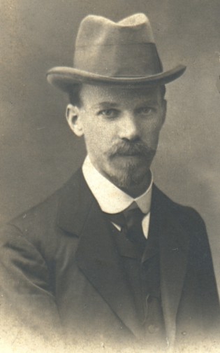 Adam Skałkowski, zdjęcie z roku 1906