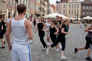 Ćwiczenia kształtujące AWFu pod pręgierzem - Poznań 23.05.2012 r. Foto: LepszyPOZNAN.pl / Paweł Rychter