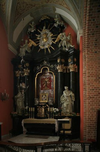 Krucyfiks w kaplicy Górków