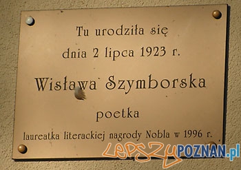 Tablica na Prowencie, na budynku w którym urodziła się poetka Tablica na Prowencie, na budynku w którym urodziła się poetka