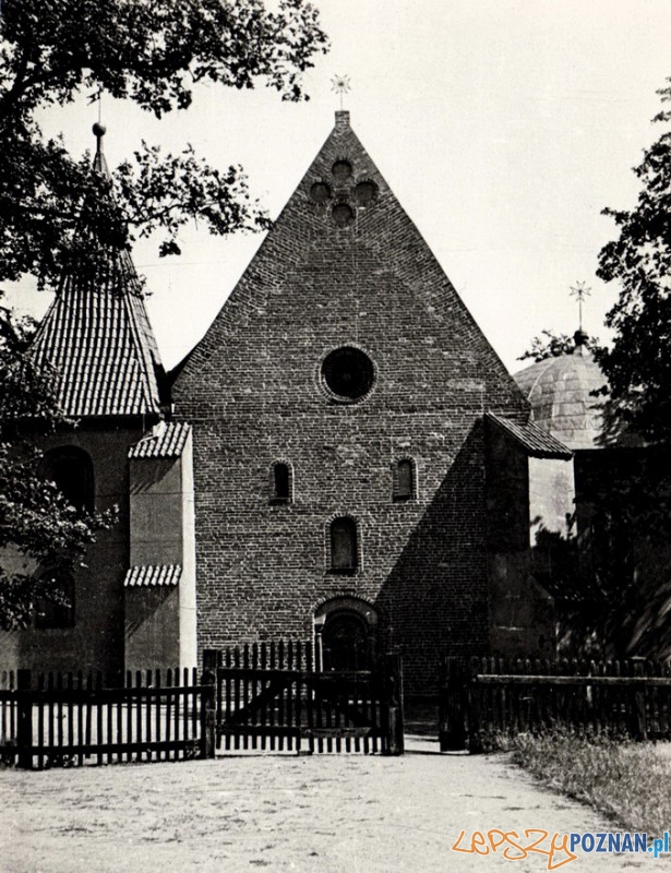 Zachodnia fasada kościoła św. Jana Jerozulimskiego (1935) Foto: P.Tyrakowski/fotopolska