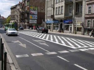 Nowe oznakowanie na Głogowskiej Foto: lazarz.pl