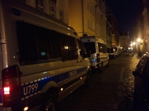 Policja gotowa na przybycie kibiców po meczu na Stary Rynek Foto: lepszyPOZNAN.pl / gsm