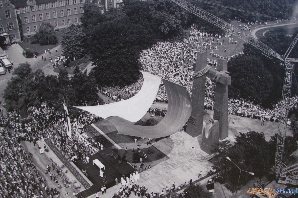 Pomnik-czerwca-56 Foto: fotoportal.poznan.pl