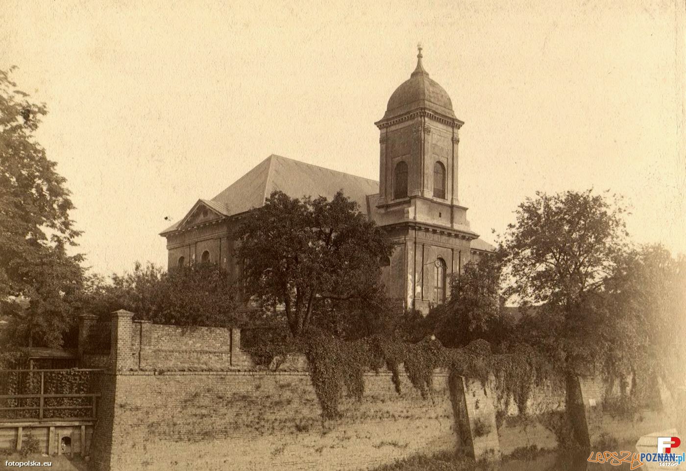 Kościół Wszystkich Świętych na Grobli, około 1880 roku Foto: fotopolska.eu