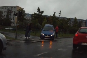 Wypadek na rondzie Solidarności Foto: plucix