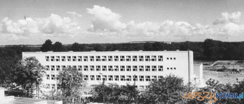 Technikum Energetycze przy ulicy Dąbrowskiego Foto: http://www.zse-1.edu.pl Technikum Energetycze przy ulicy Dąbrowskiego