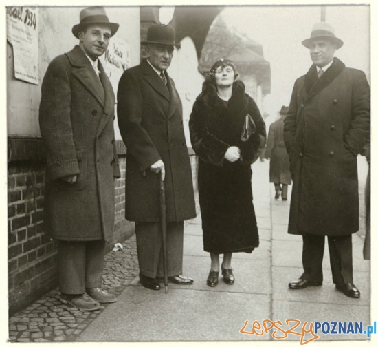 Od lewej - Aleksander Janta-Połczyński, Karol Szymanowski, Anna i Jarosław Iwaszkiewiczowie. Berlin, grudzień 1934 Foto: www.szymanowski.pl
