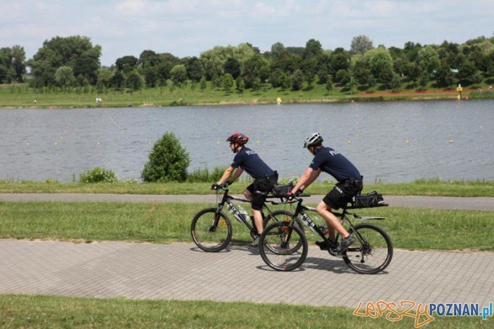 Policjanci na rowerach (3)