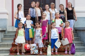 Festyn Warkocz Magdaleny - konkurs na najdłuższy warkocz - dziedziniec Urzędu Miasta 21.07.2013 r. Foto: lepszyPOZNAN.pl / Piotr Rychter