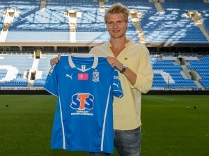 Paulus Arajuuri piłkarzem Lecha Foto: Lech Poznań/lechpoznan.pl/Michał Jakubowski