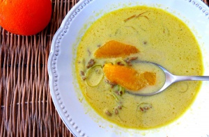 Zupa kokosowo-pomarańczowa z curry i mielonym mięsem Foto: chilifiga.pl