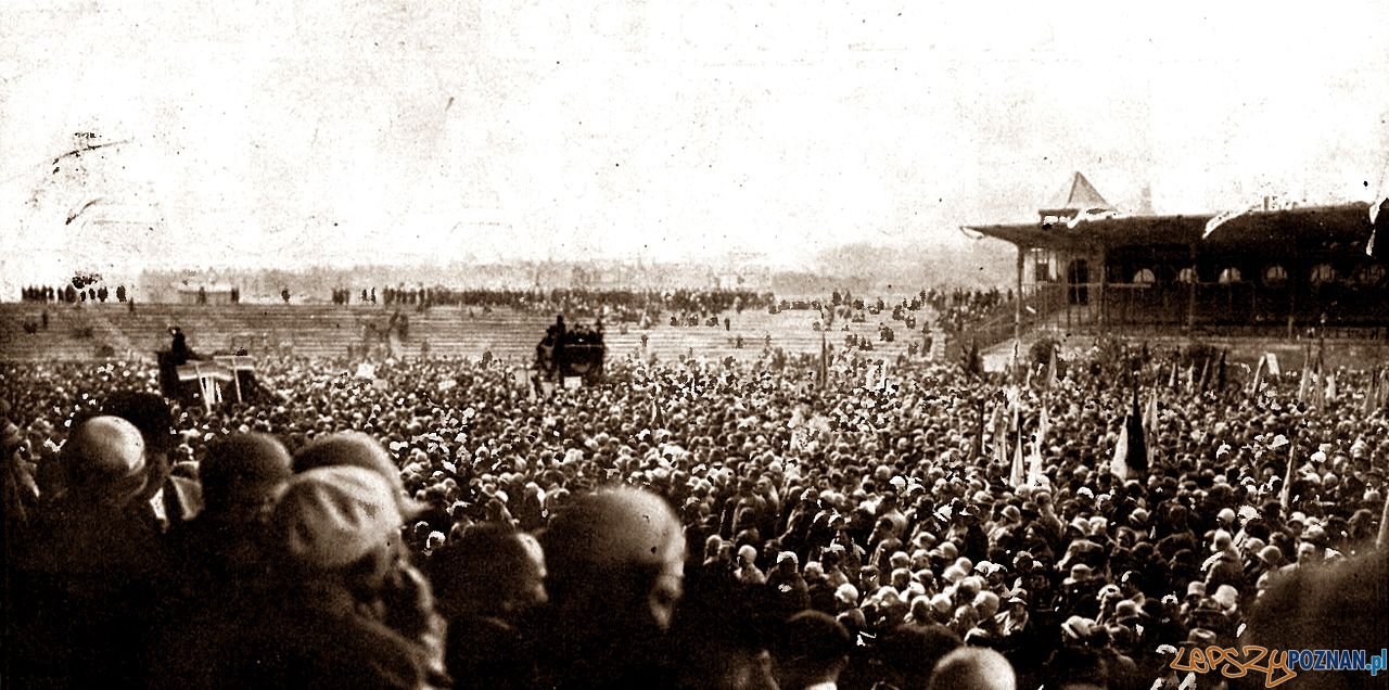 Otwarcie na stadionie na Wildzie Wszechsłowiańskiego Zjazdu Śpiewaczego Foto: Wielkopolska Ilustracja nr 34 z 26 maja 1929, str. 2