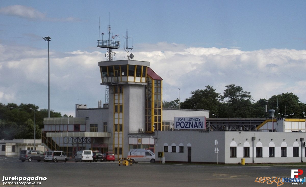 Stary port lotniczy na Ławicy Foto: fotopolska
