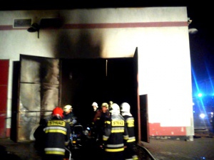 Pożar hali w Stęszewie Foto: st. ogn. Artur Zieliński
