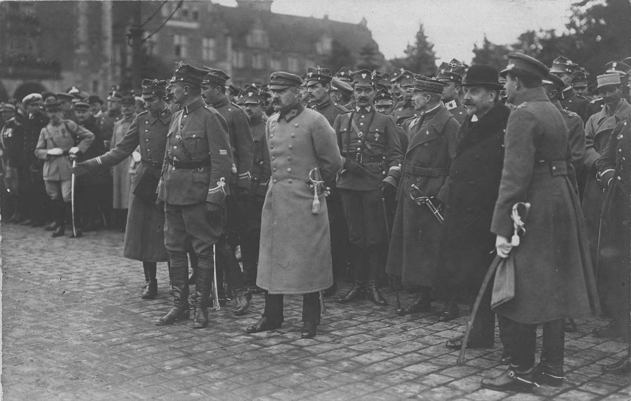 Józef Piłduski i gen. Haler podczas defilady przed poznańskim Zamkiem