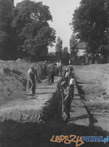 Prace wykopaliskowe na placu katedralnym, 1938r.