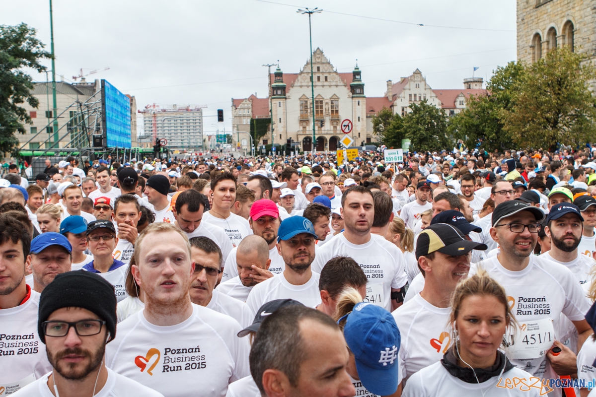 Uczestnicy biegu Poznań Business Run 2015 biegli ulicami Poznania - 06.09.2015 r.
