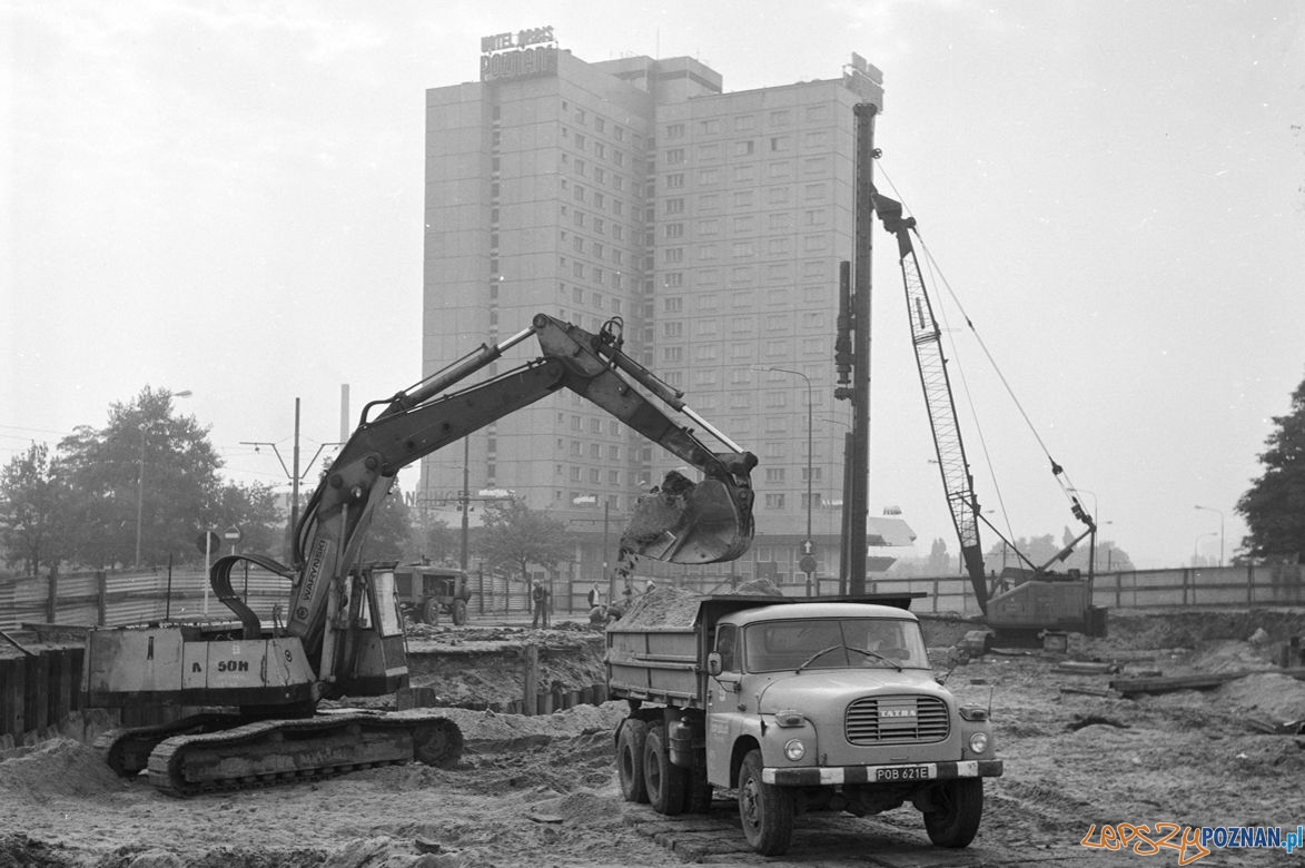 Przebudowa ul. Towarowej i budowa przejścia podziemnego przy Dworcu PKS 1979