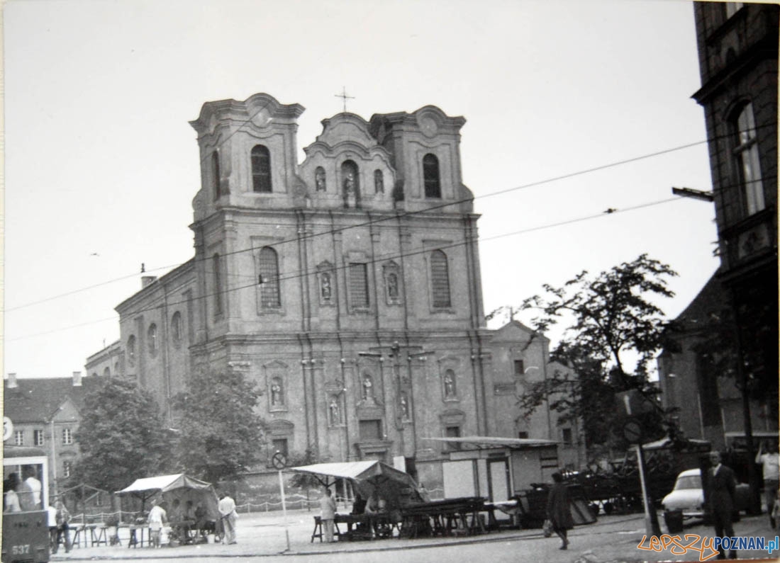 Plac Bernardyński 1974 - Kościół Franciszkanów