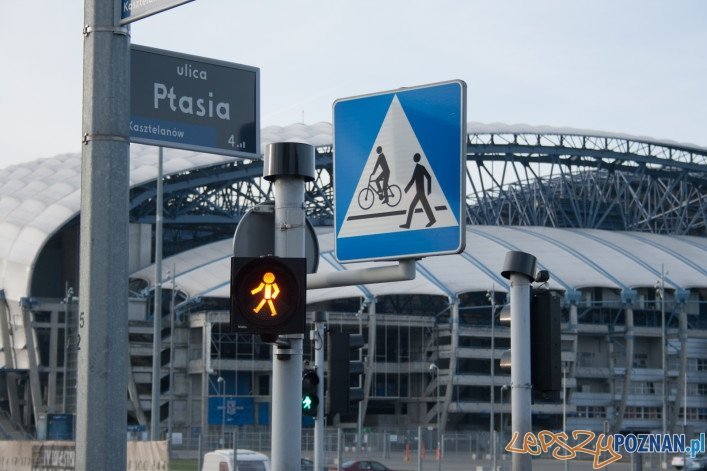 Przejście dla pieszych przy Inea Stadionie