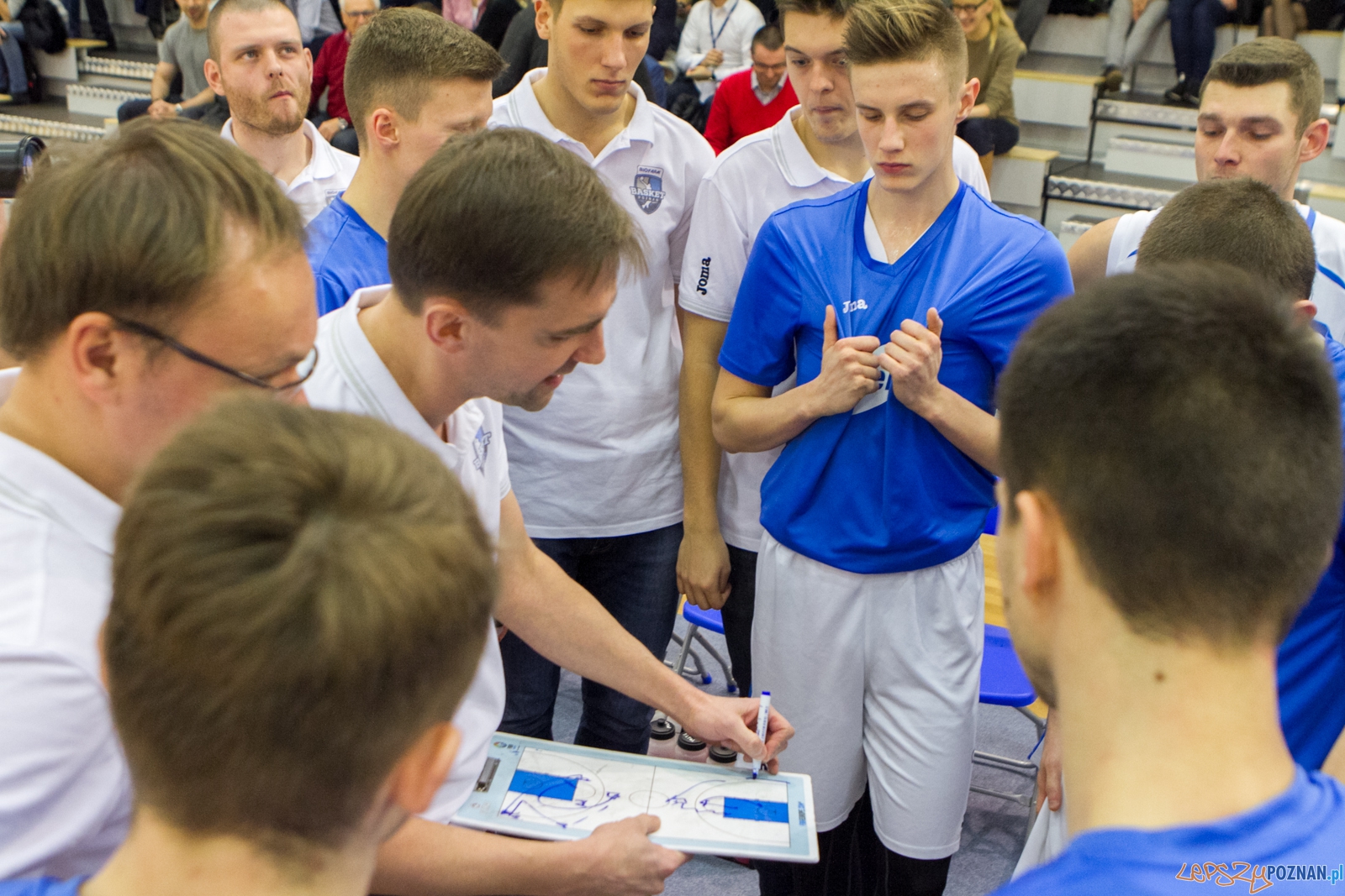 Legia Warszawa rozgromiła Biofarm Basket Poznań 44:75. Spotkanie rozegrano w hali Politechniki Poznańskiej w dniu 12.12.2015 r.