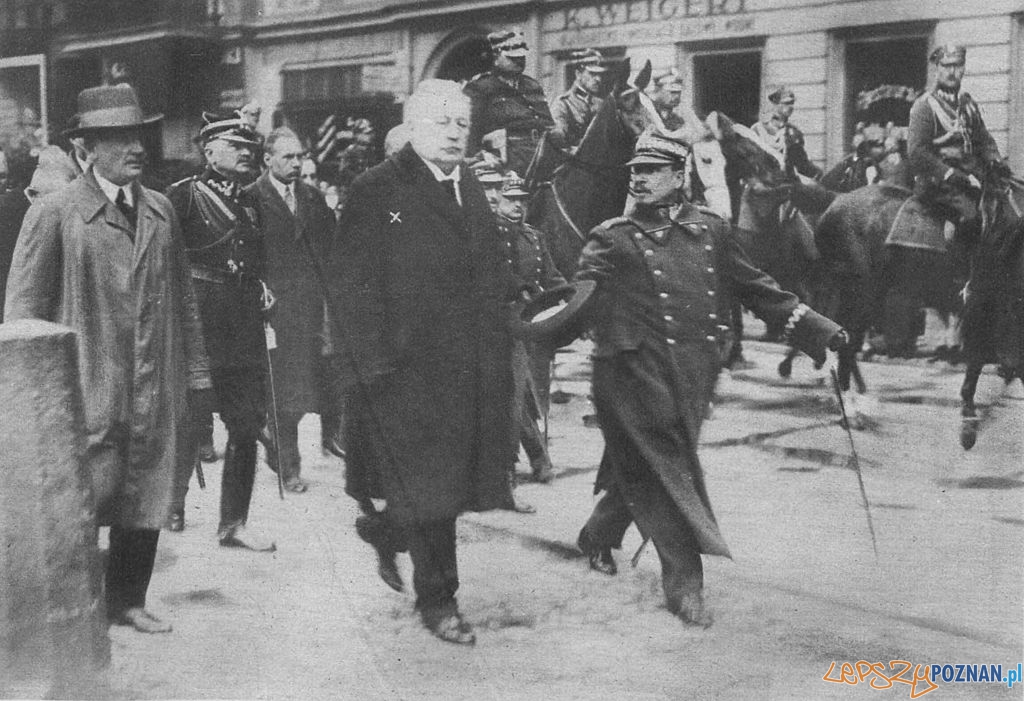 Wojciech Trąpczyński podczas powitania wojsk wracających z Warszawy po zamachu majowym 1926