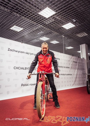 Rafał Sonik promuje rower z Buku