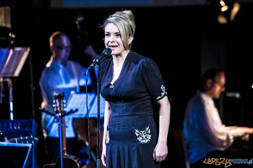 Agnieszka Różańska w spektaklu "Życie to nie teatr"