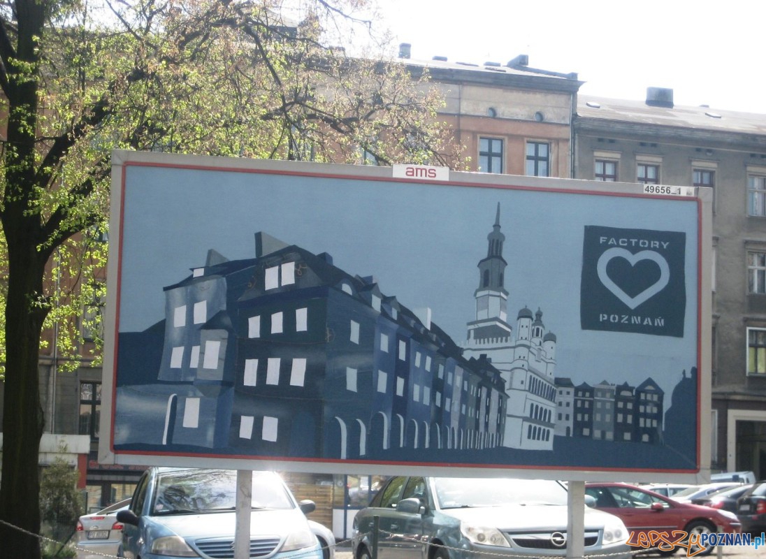 Poznański ratusz na reklamie outletu