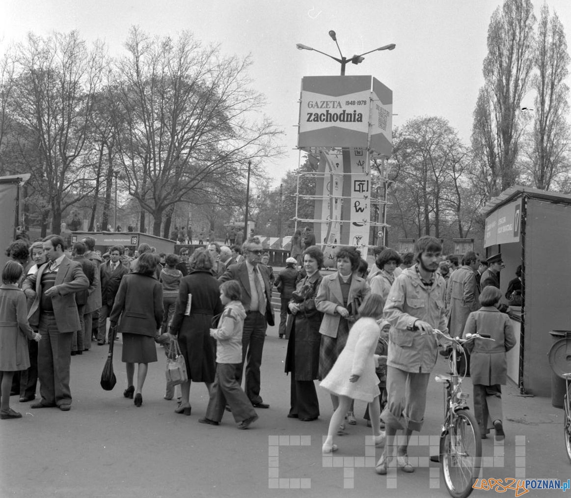 Kiermasz książek w Parku Mickewicza 30.04.1978