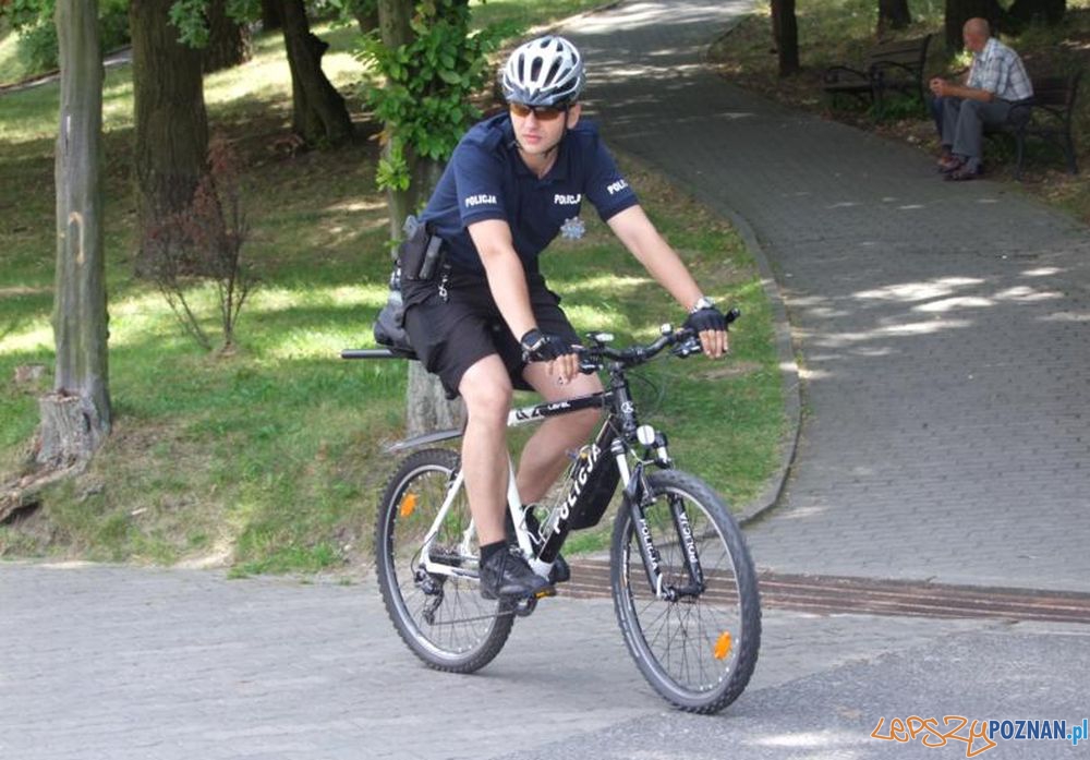 Policjanci-na-rowerach-40