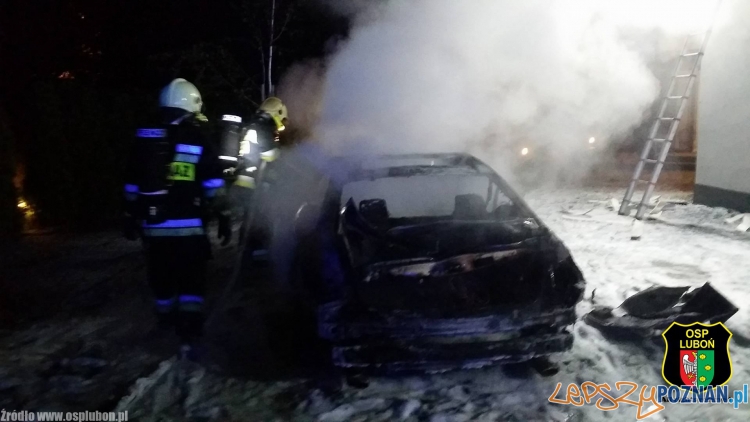 Pożar samochodu w Luboniu