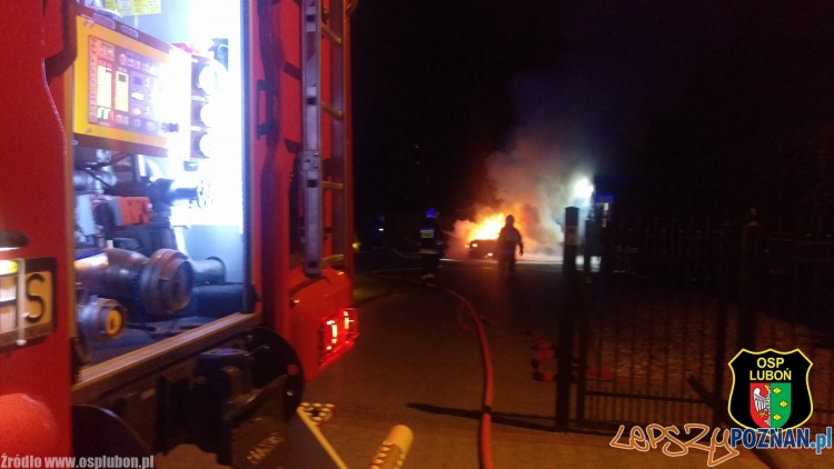 Pożar samochodu w Luboniu