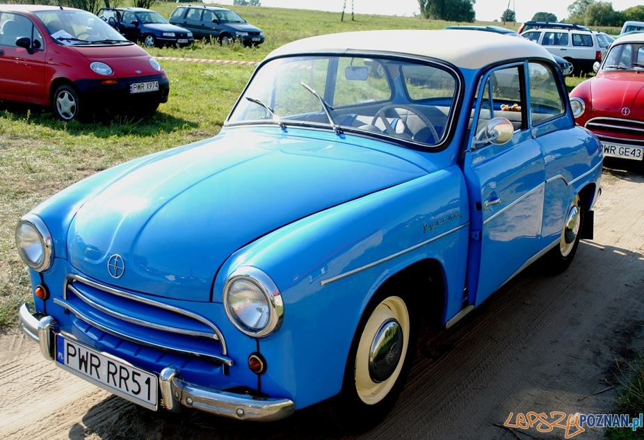 Zabytkowe auta na Retro Motor Show Syrena_102-rok_1962