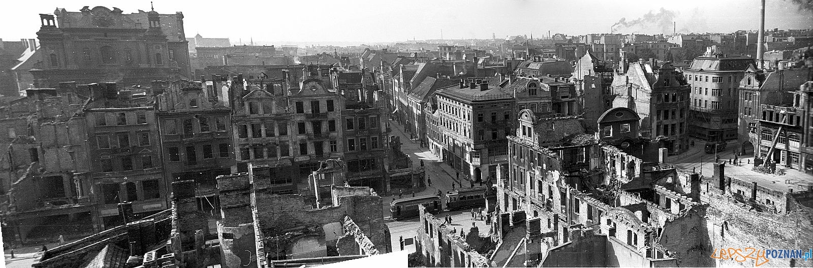 Stary Rynek 1945 Foto: Bogdan Celichowski / fortepan.hu / lic. CC
