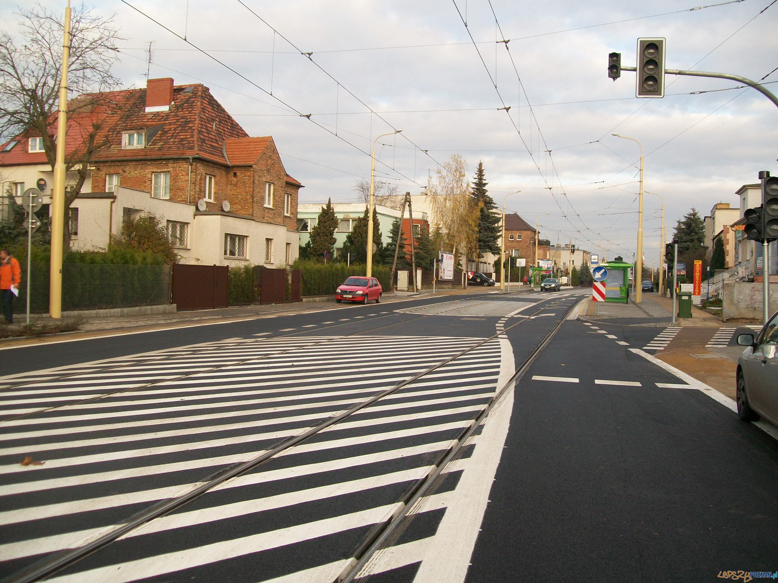 ul. Winogrady - nowy asfalt, nowa zieleń, nowe zasady ruchu.  Foto: 