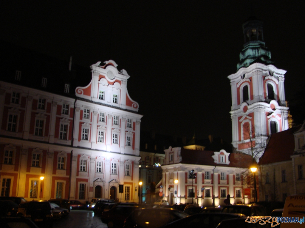 urzad miasta oswietlony  Foto: lepszyPOZNAN