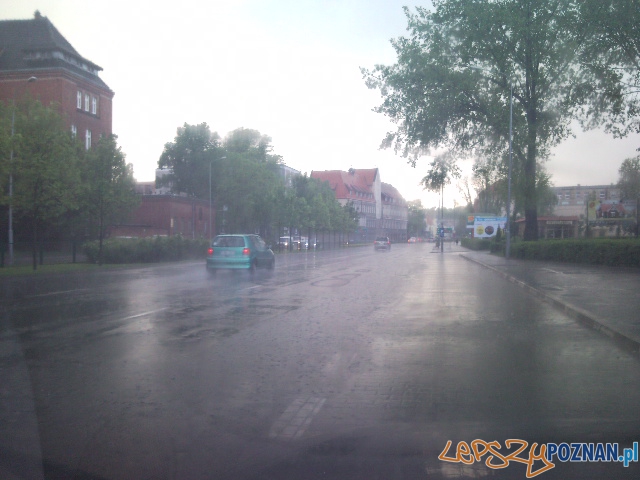 Zalane deszczem ulice miasta - 2010.05.22  Foto: lepszyPOZNAN.pl - archiwum
