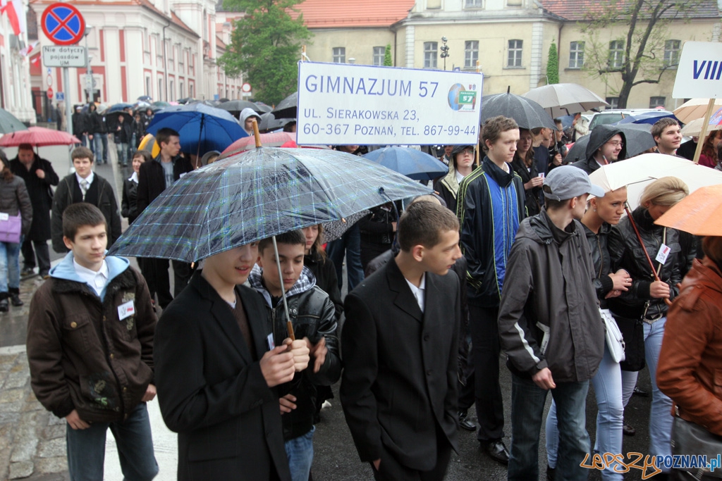 Obchody 219. rocznicy uchwalenia Konstytucji 3-go Maja - pochód 3.05.2010 r.  Foto: Piotr Rychter